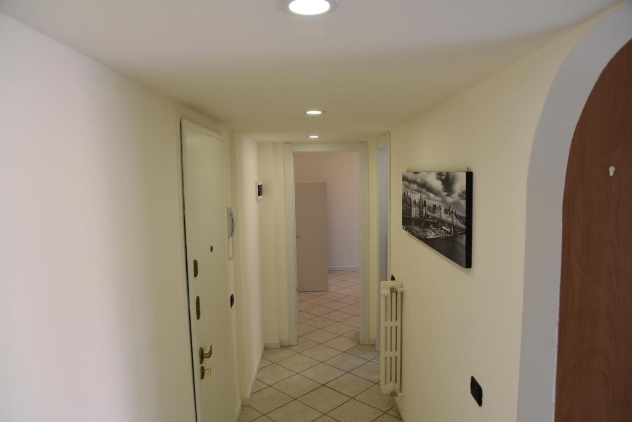 Ferienwohnung Rho Fiera Flat Pero Exterior foto
